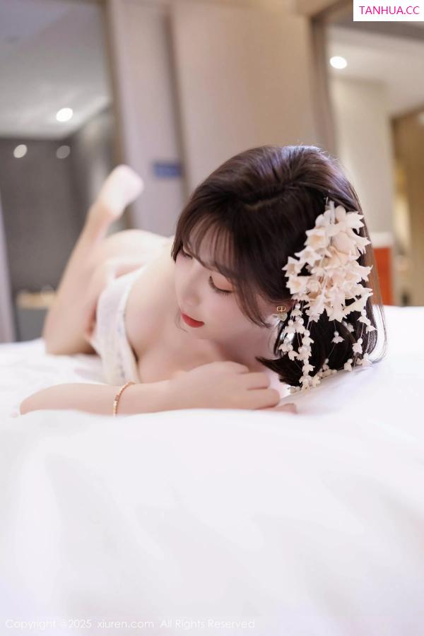 陈芝 芝芝Booty [XiuRen]高清写真图 2025.03.20 No.10048 徐莉芝Booty 婀娜妩媚第63张图片
